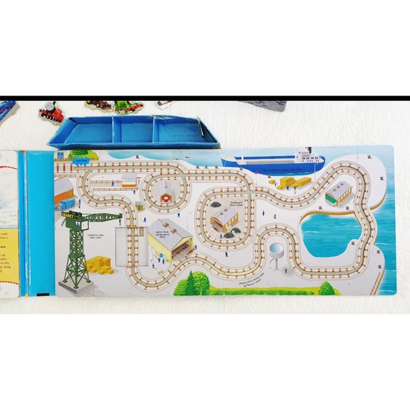Thomas & Friends - Trouble on the Tracks - Interactive Railway Board Game Book - Picture 10 of 12